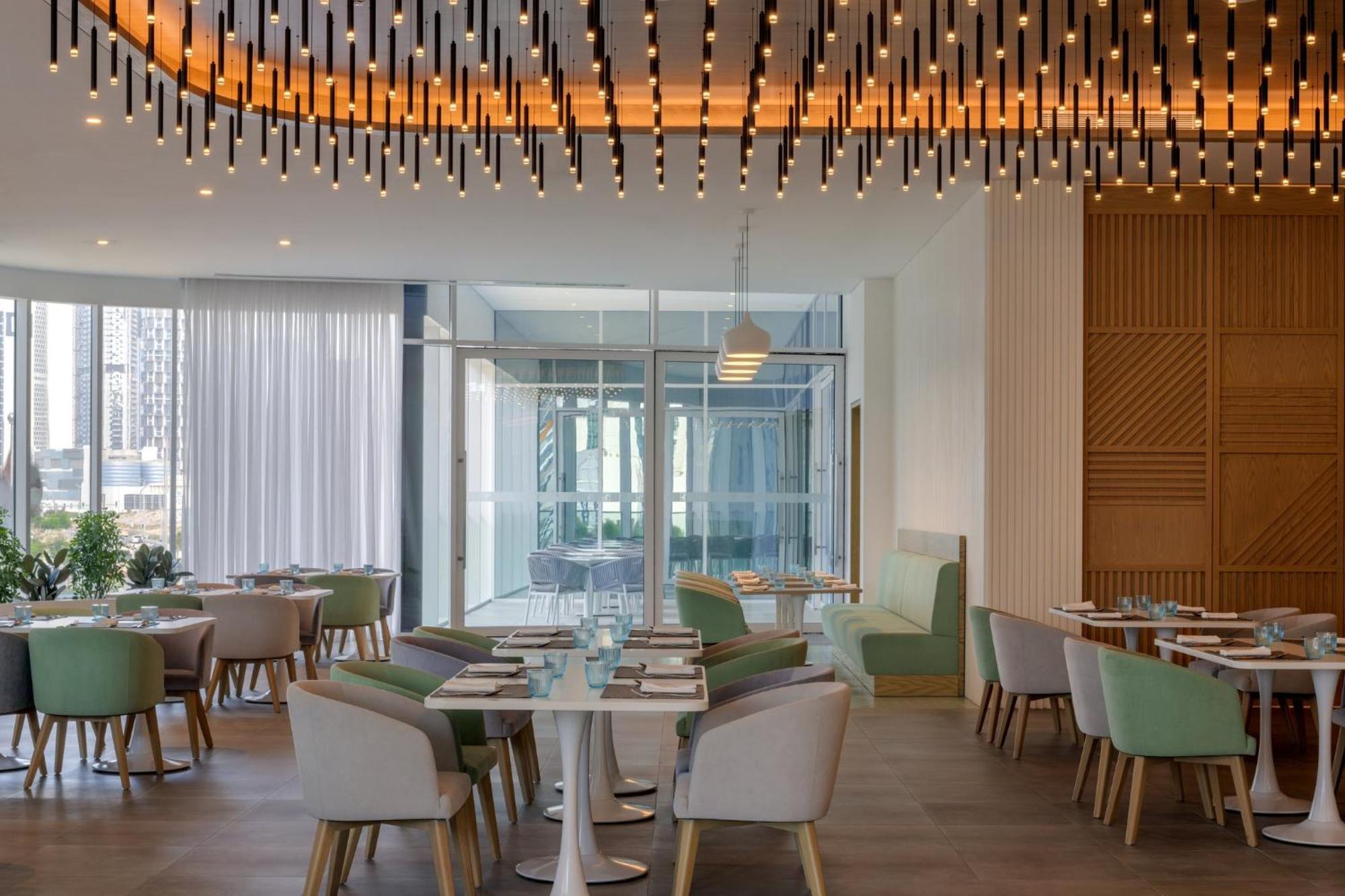 Holiday Inn Dubai Business Bay By Ihg Exterior photo