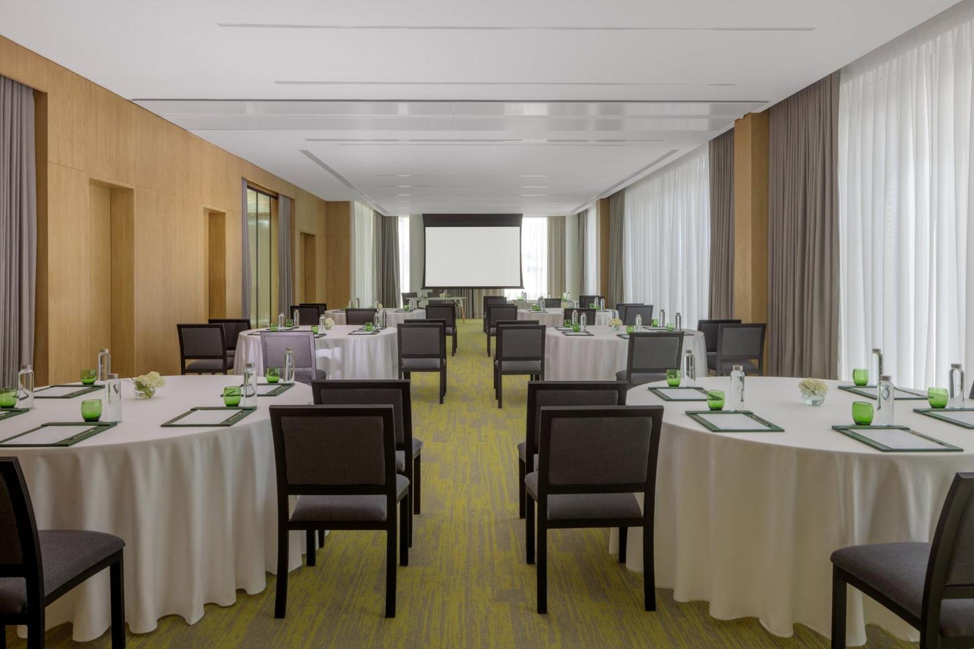 Holiday Inn Dubai Business Bay By Ihg Exterior photo