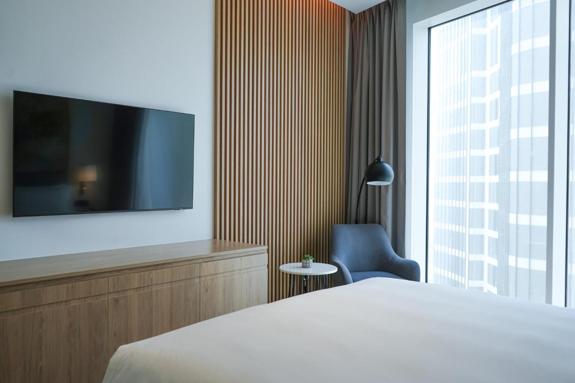 Holiday Inn Dubai Business Bay By Ihg Exterior photo