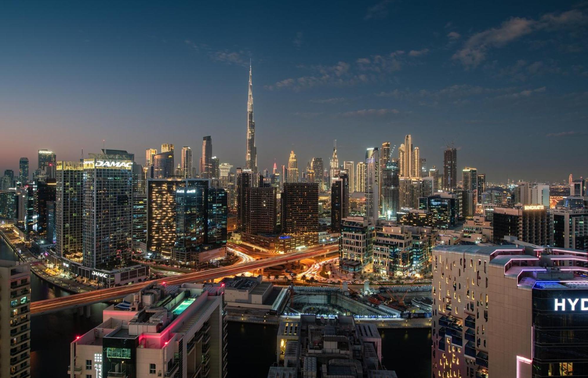 Holiday Inn Dubai Business Bay By Ihg Exterior photo